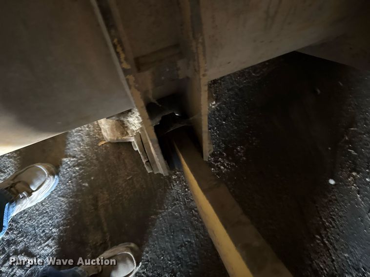 image for item NN9611 1997 John Deere 444H wheel loader