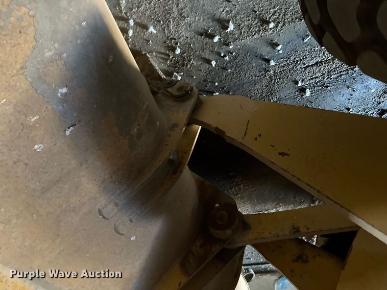 image for item NN9611 1997 John Deere 444H wheel loader