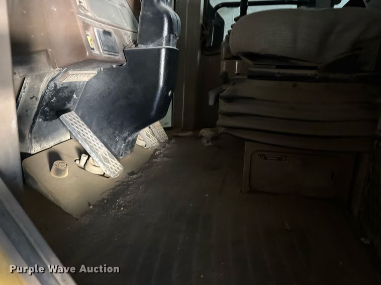 image for item NN9611 1997 John Deere 444H wheel loader