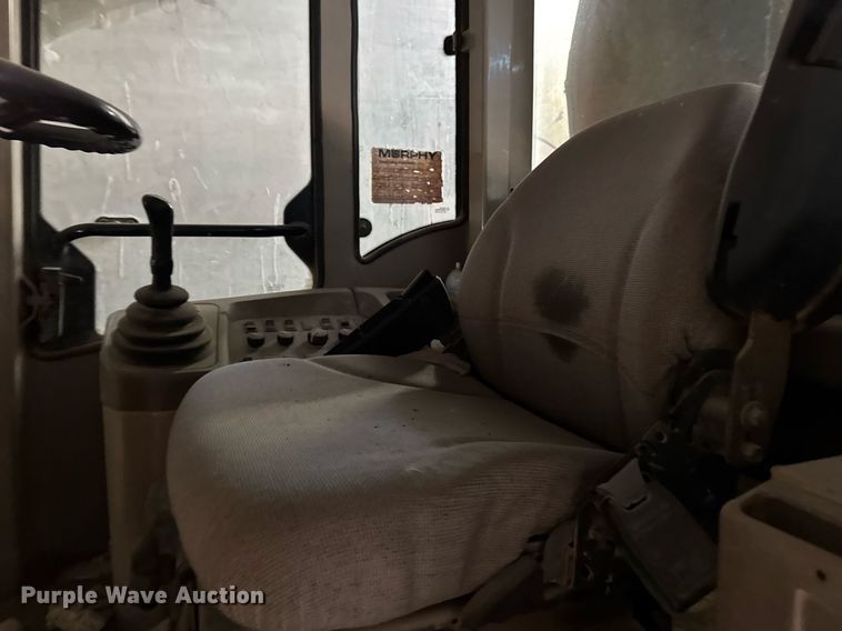 image for item NN9611 1997 John Deere 444H wheel loader