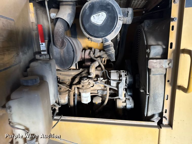 image for item NN9611 1997 John Deere 444H wheel loader