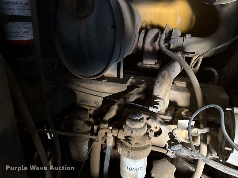 image for item NN9611 1997 John Deere 444H wheel loader