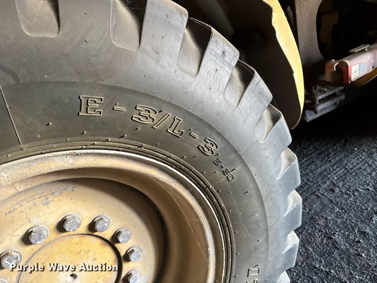 image for item NN9611 1997 John Deere 444H wheel loader