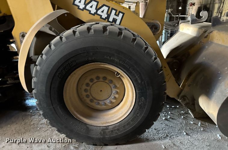 image for item NN9611 1997 John Deere 444H wheel loader