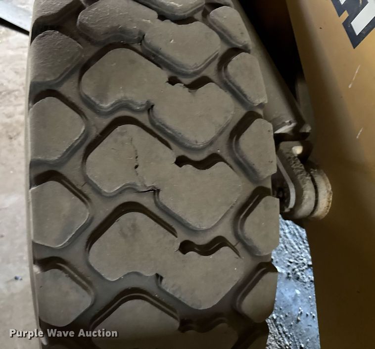 image for item NN9611 1997 John Deere 444H wheel loader