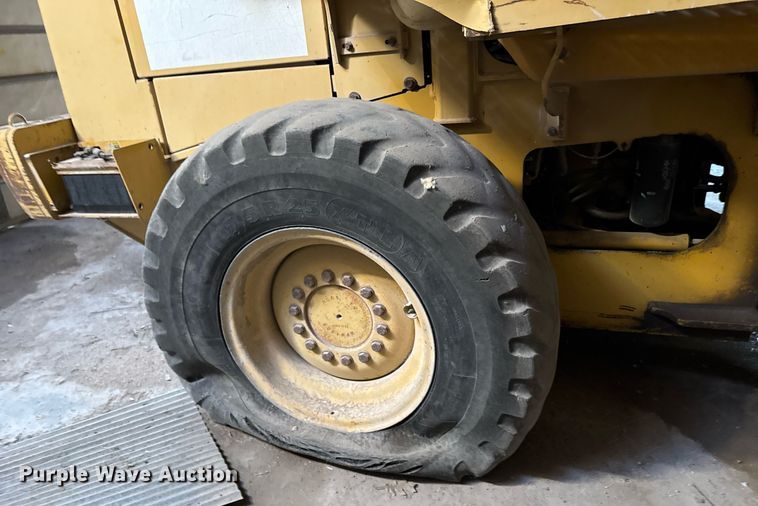 image for item NN9611 1997 John Deere 444H wheel loader