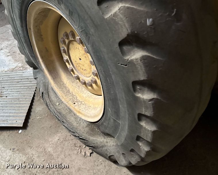 image for item NN9611 1997 John Deere 444H wheel loader