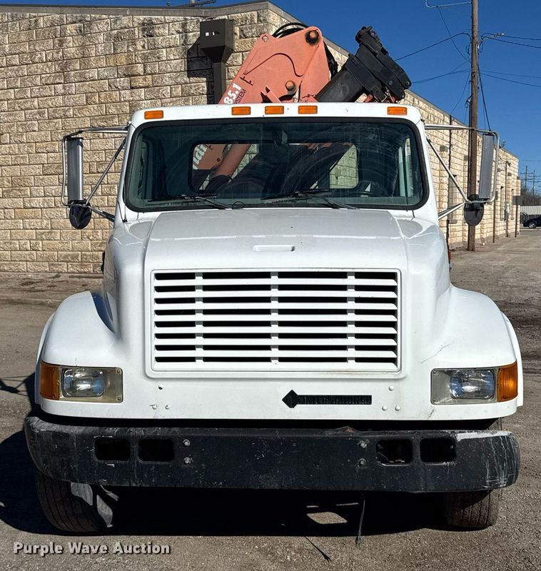 image for item NN9626 1999 International 4700 crane truck