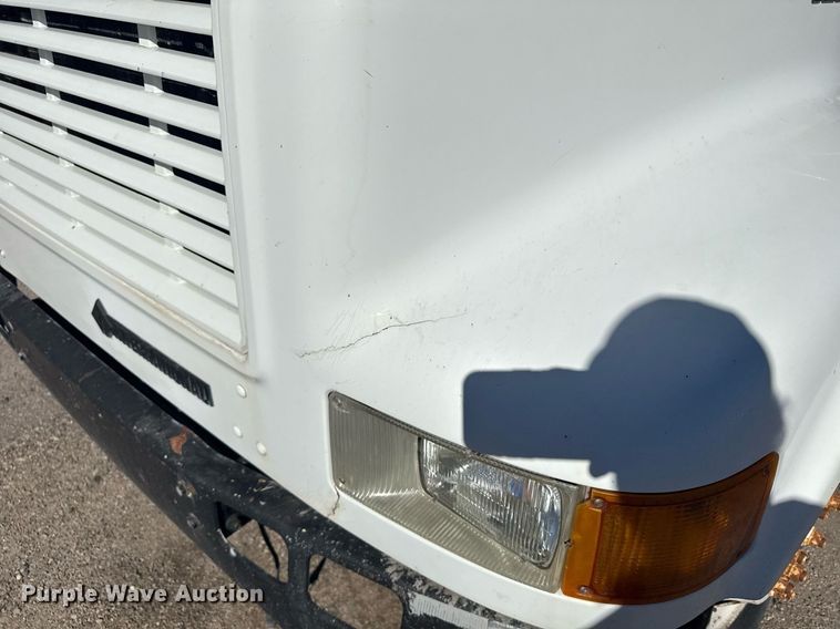 image for item NN9626 1999 International 4700 crane truck