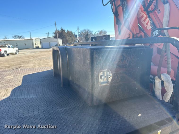 image for item NN9626 1999 International 4700 crane truck