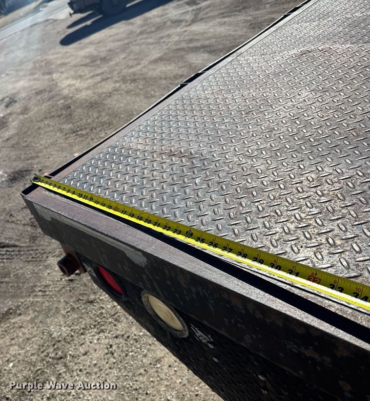 image for item NN9626 1999 International 4700 crane truck