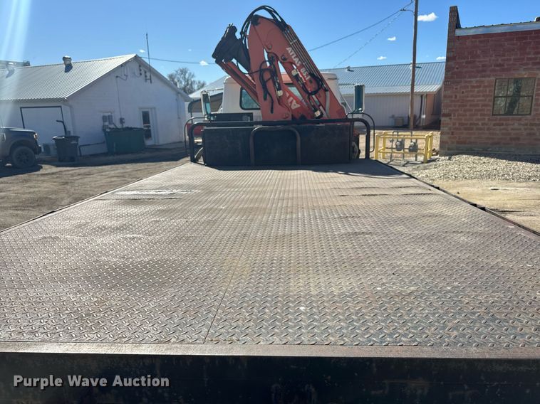 image for item NN9626 1999 International 4700 crane truck