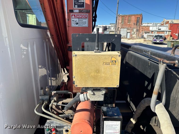 image for item NN9626 1999 International 4700 crane truck