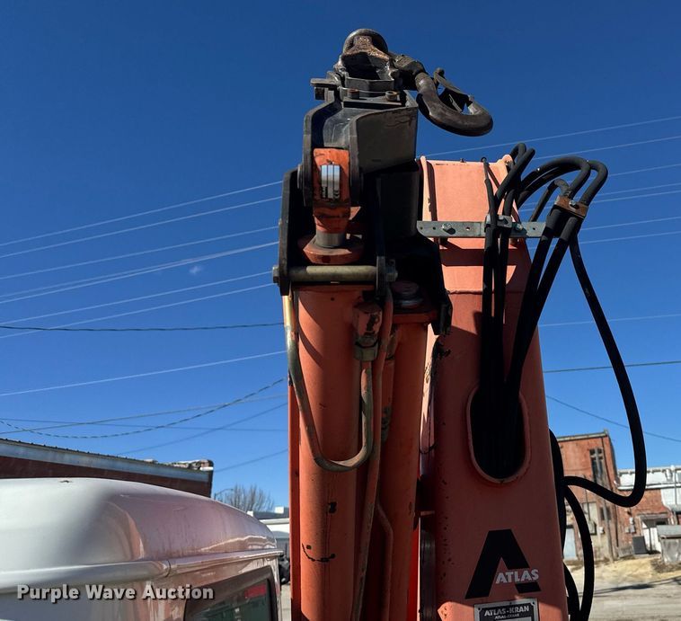 image for item NN9626 1999 International 4700 crane truck