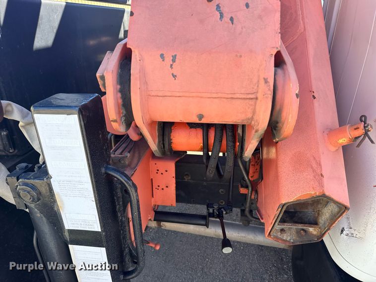 image for item NN9626 1999 International 4700 crane truck