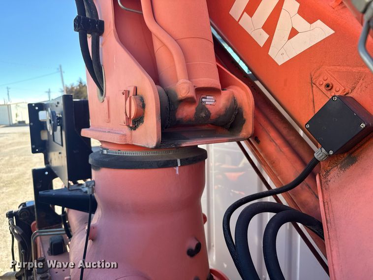 image for item NN9626 1999 International 4700 crane truck