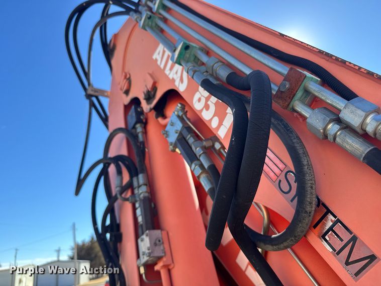 image for item NN9626 1999 International 4700 crane truck