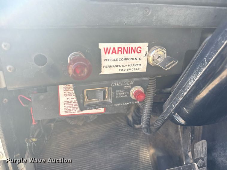 image for item NN9626 1999 International 4700 crane truck