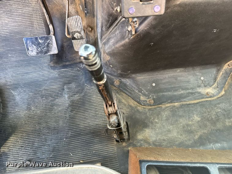 image for item NN9626 1999 International 4700 crane truck