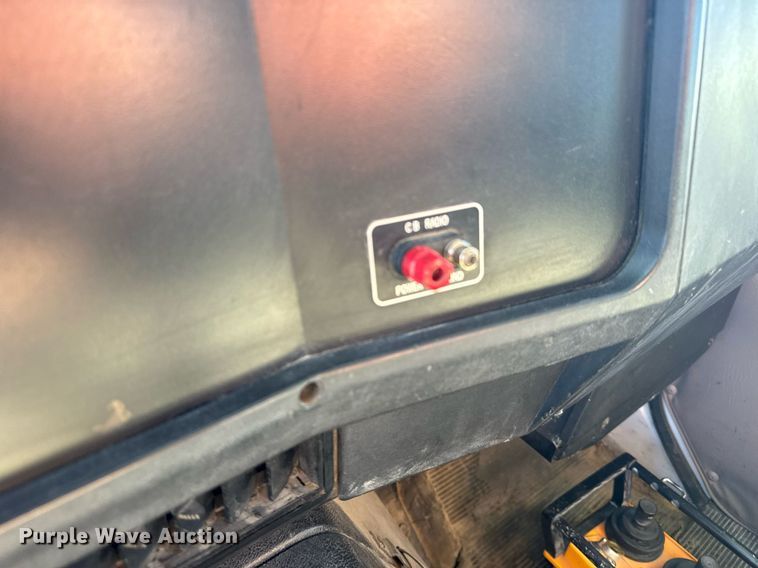 image for item NN9626 1999 International 4700 crane truck