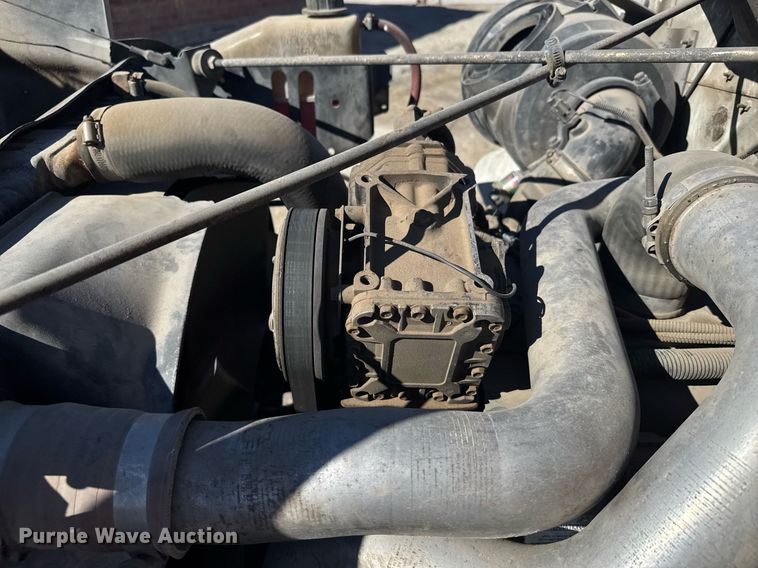 image for item NN9626 1999 International 4700 crane truck