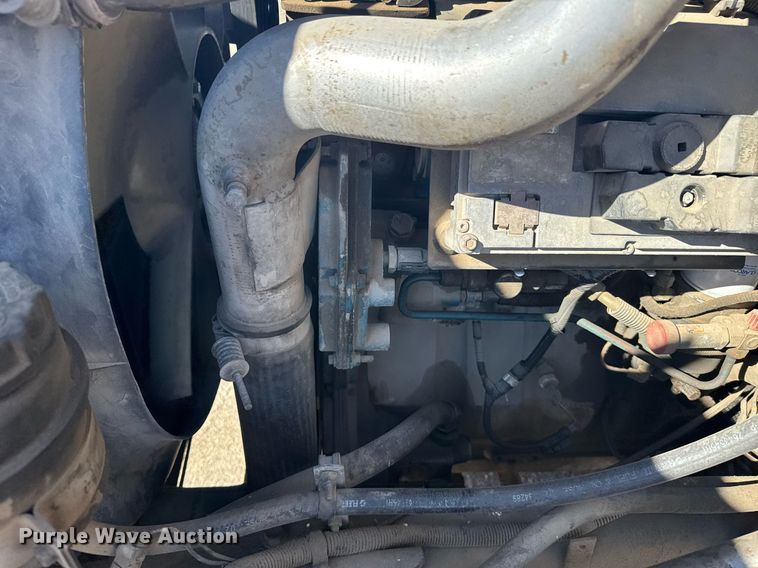 image for item NN9626 1999 International 4700 crane truck