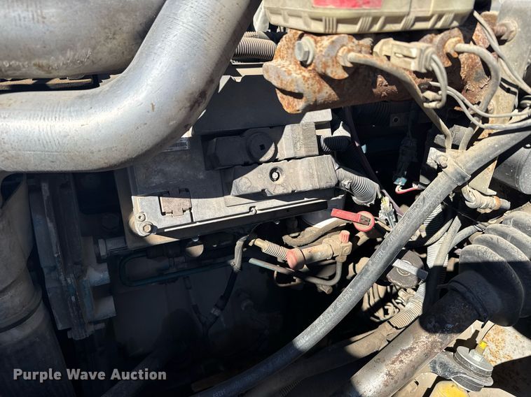 image for item NN9626 1999 International 4700 crane truck