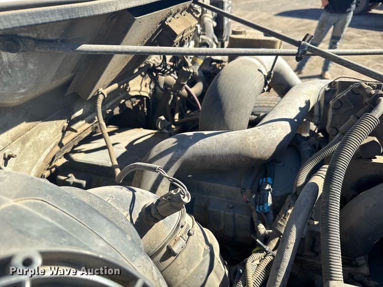 image for item NN9626 1999 International 4700 crane truck