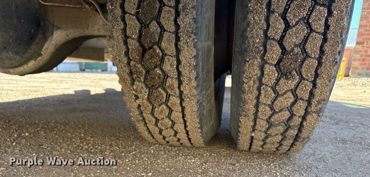 image for item NN9626 1999 International 4700 crane truck