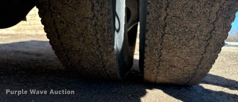 image for item NN9626 1999 International 4700 crane truck