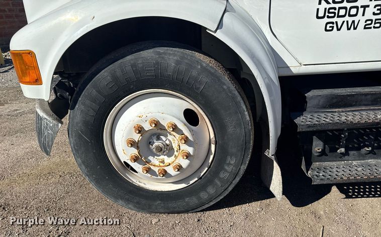 image for item NN9626 1999 International 4700 crane truck