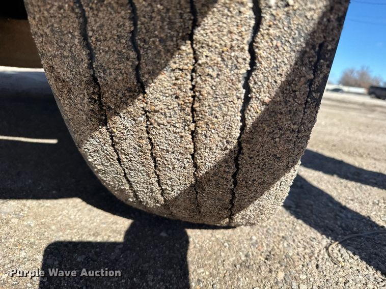 image for item NN9626 1999 International 4700 crane truck