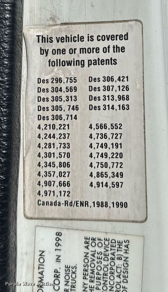 image for item NN9626 1999 International 4700 crane truck