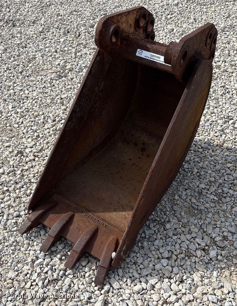 image for item OB9395 Hensley JD318MD4100 excavator bucket