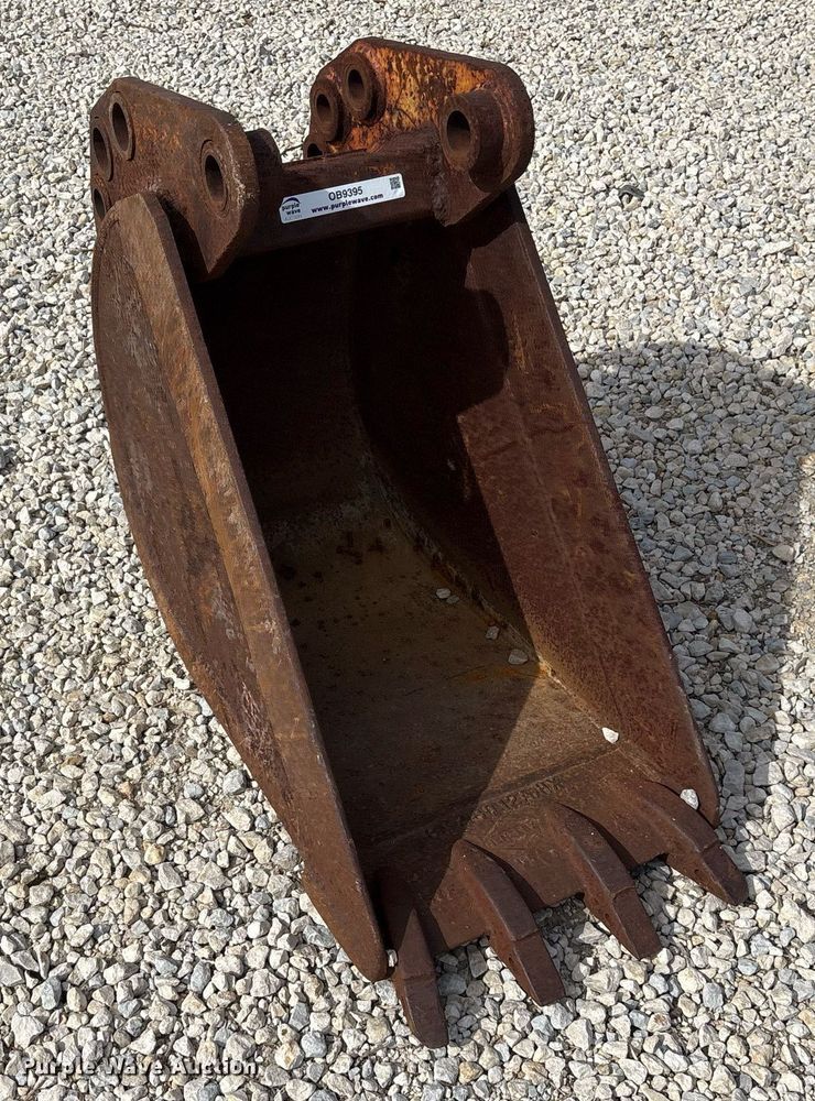 image for item OB9395 Hensley JD318MD4100 excavator bucket