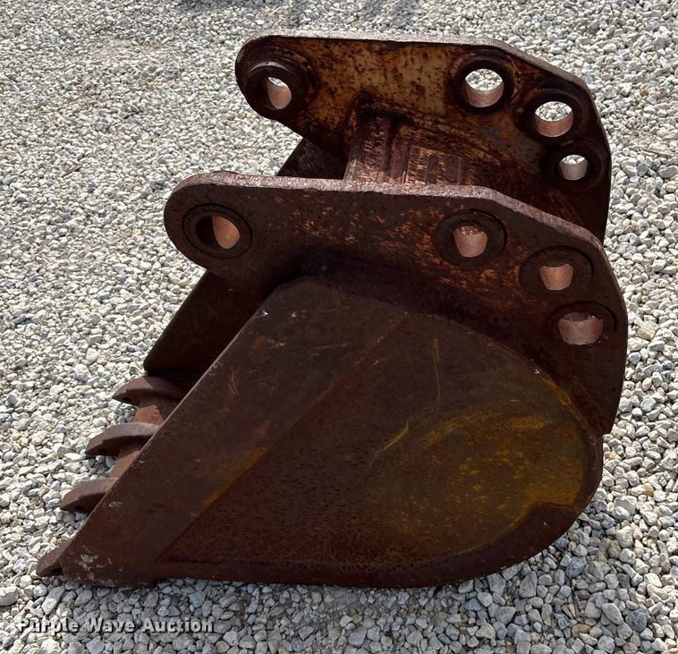 image for item OB9395 Hensley JD318MD4100 excavator bucket
