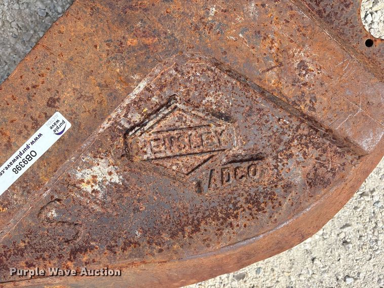 image for item OB9398 Hensley 16