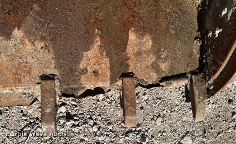 image for item YA0328 2022 Manitou 2150RT tracked skid steer loader