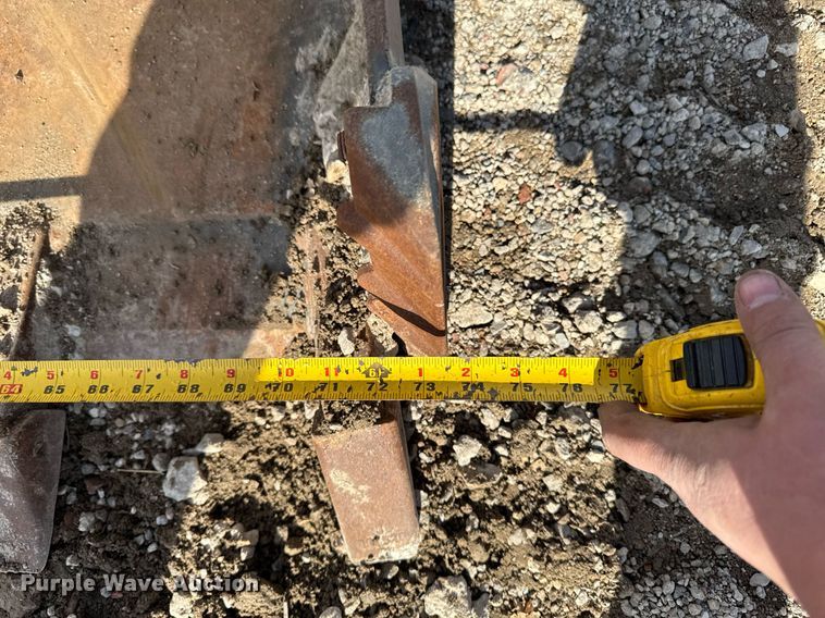 image for item YA0329 2022 Manitou 1650RT tracked skid steer loader