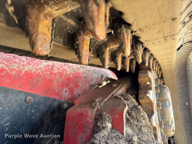 image for item YA0329 2022 Manitou 1650RT tracked skid steer loader