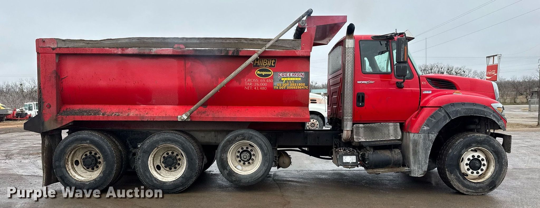 2014 International Work Star 7600 SFA dump truck in Wichita Falls
