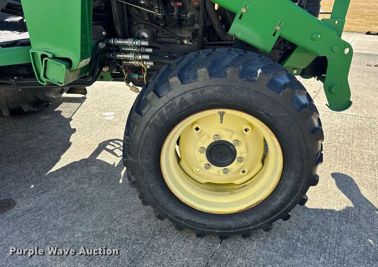 image for item DH9872 2003 John Deere 4510 tractor