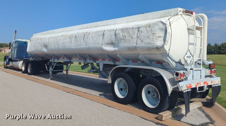 image for item DL1056 1982 J&L Tank tank trailer