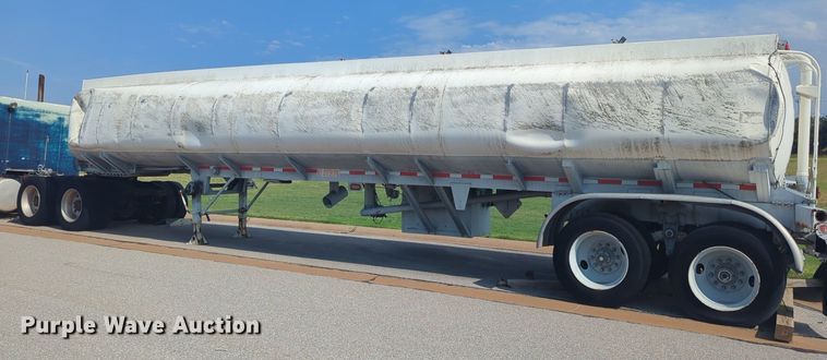 image for item DL1056 1982 J&L Tank tank trailer