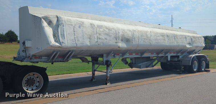 image for item DL1056 1982 J&L Tank tank trailer