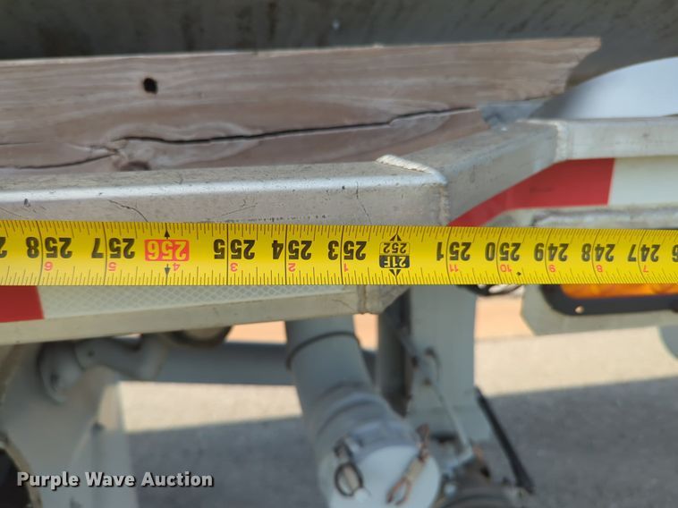 image for item DL1056 1982 J&L Tank tank trailer