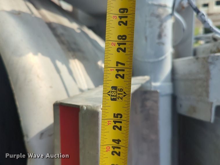 image for item DL1056 1982 J&L Tank tank trailer