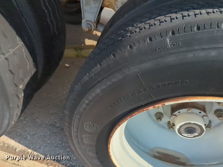 image for item DL1056 1982 J&L Tank tank trailer