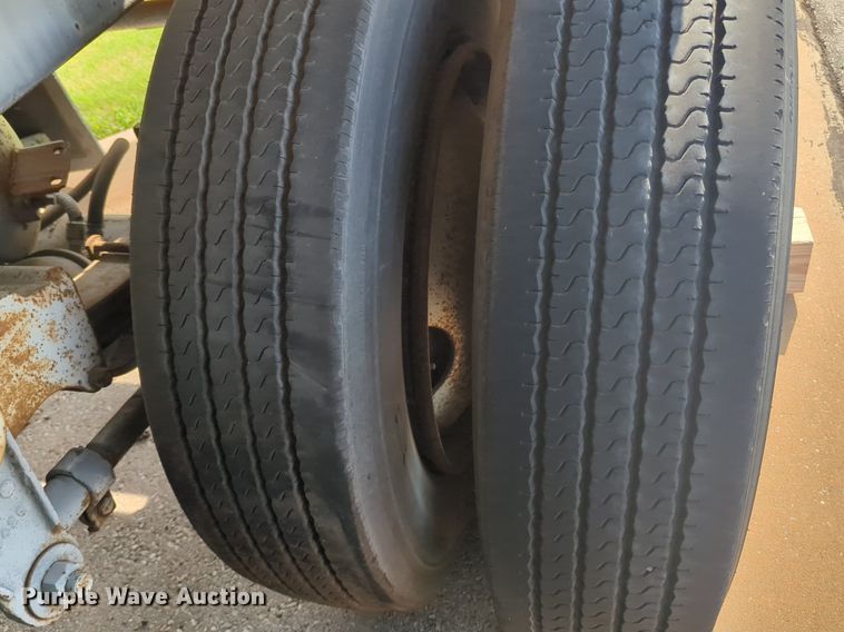 image for item DL1056 1982 J&L Tank tank trailer