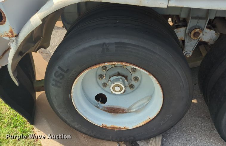 image for item DL1056 1982 J&L Tank tank trailer